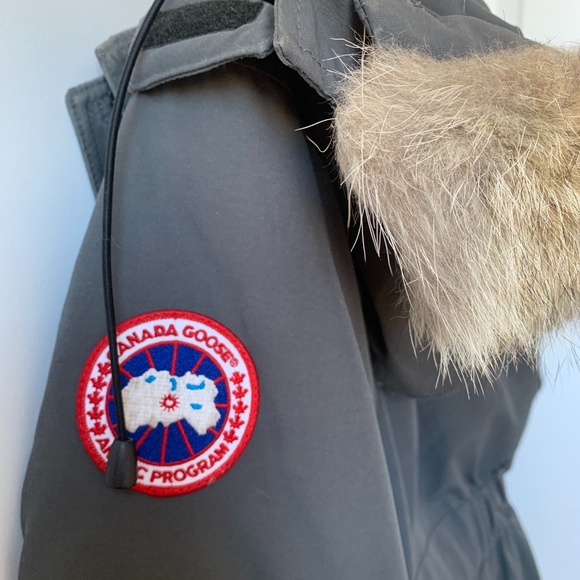 **SOLD** CANADA GOOSE | Trillium Parka - Picture 7 of 9